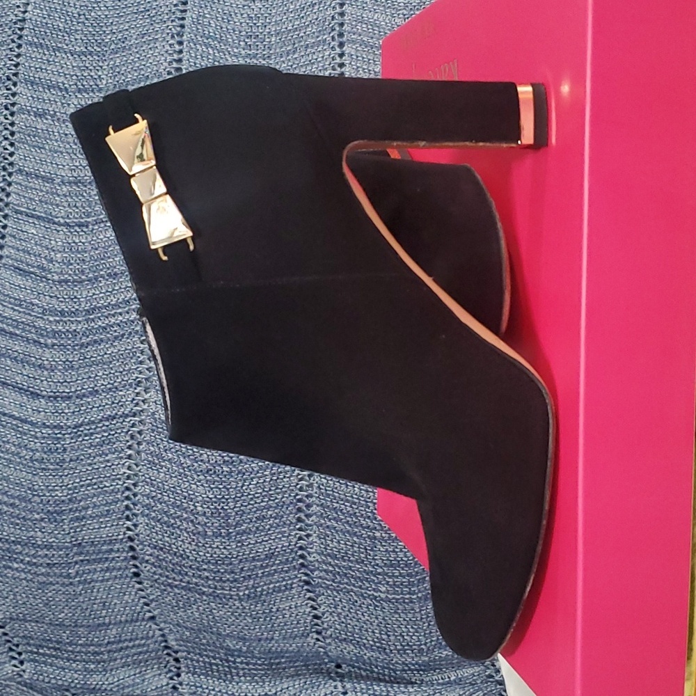 Kate Spade Suede Aldaz  High Heal Boots Black size 7 1/2 B Italy Made